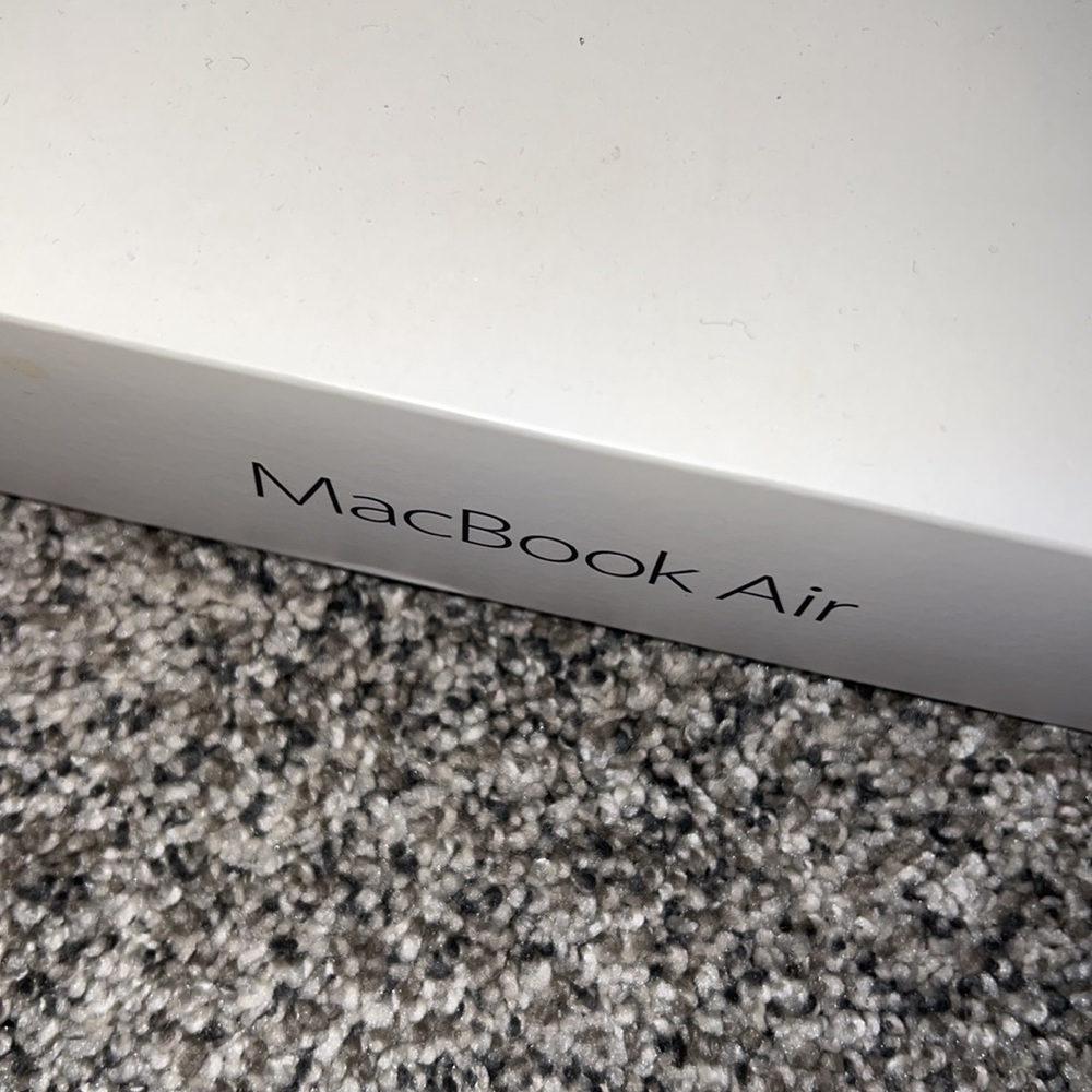 MacBook Air empty box - Picture 2 of 4